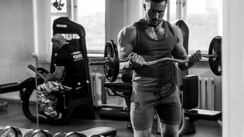 In che modo gli steroidi ti aiutano a superare un plateau di allenamento? In che modo gli steroidi ti aiutano a superare un plateau di allenamento?